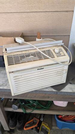 Window unit air conditioner