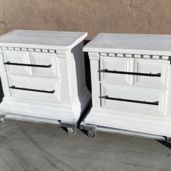MCM Pair of Matching White Nightstands Shabby Farm house Stylet