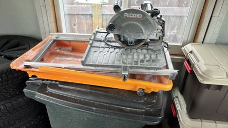 RIDGID Wet Tile Saw w/ Folding Stand