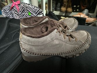 Sketchers size 7