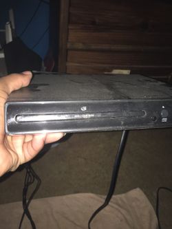 DVD player works perfectly fine, DO not the have remote