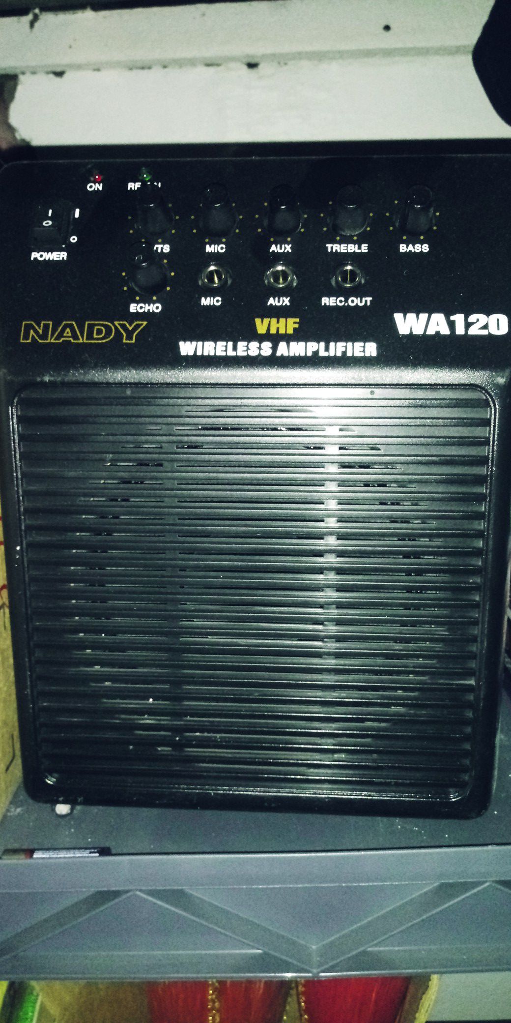 Wireless amplifierb