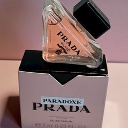 New Prada. PARADOXE Women Perfume mini size