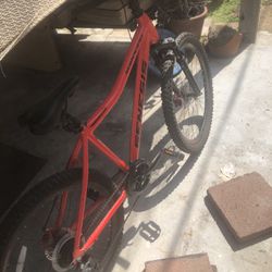 Red Mountain Bike 