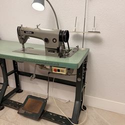 Industrial sewing machine ready to work – heavy duty”