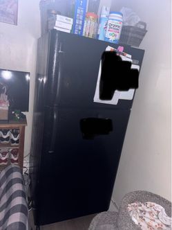 Black Refrigerator – Works Great