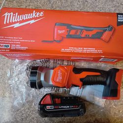MILWAUKEE M18 FLASHLIGHT & M18 OSCILLATING MULTI TOOL & 2.0 BATTERY  $150