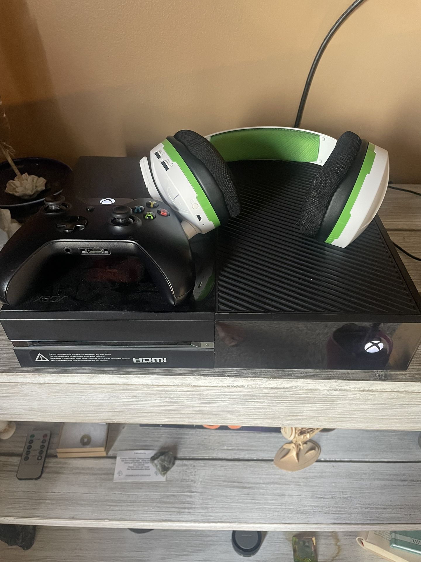 Xbox On Rachargeable Control / Turtle each Headset
