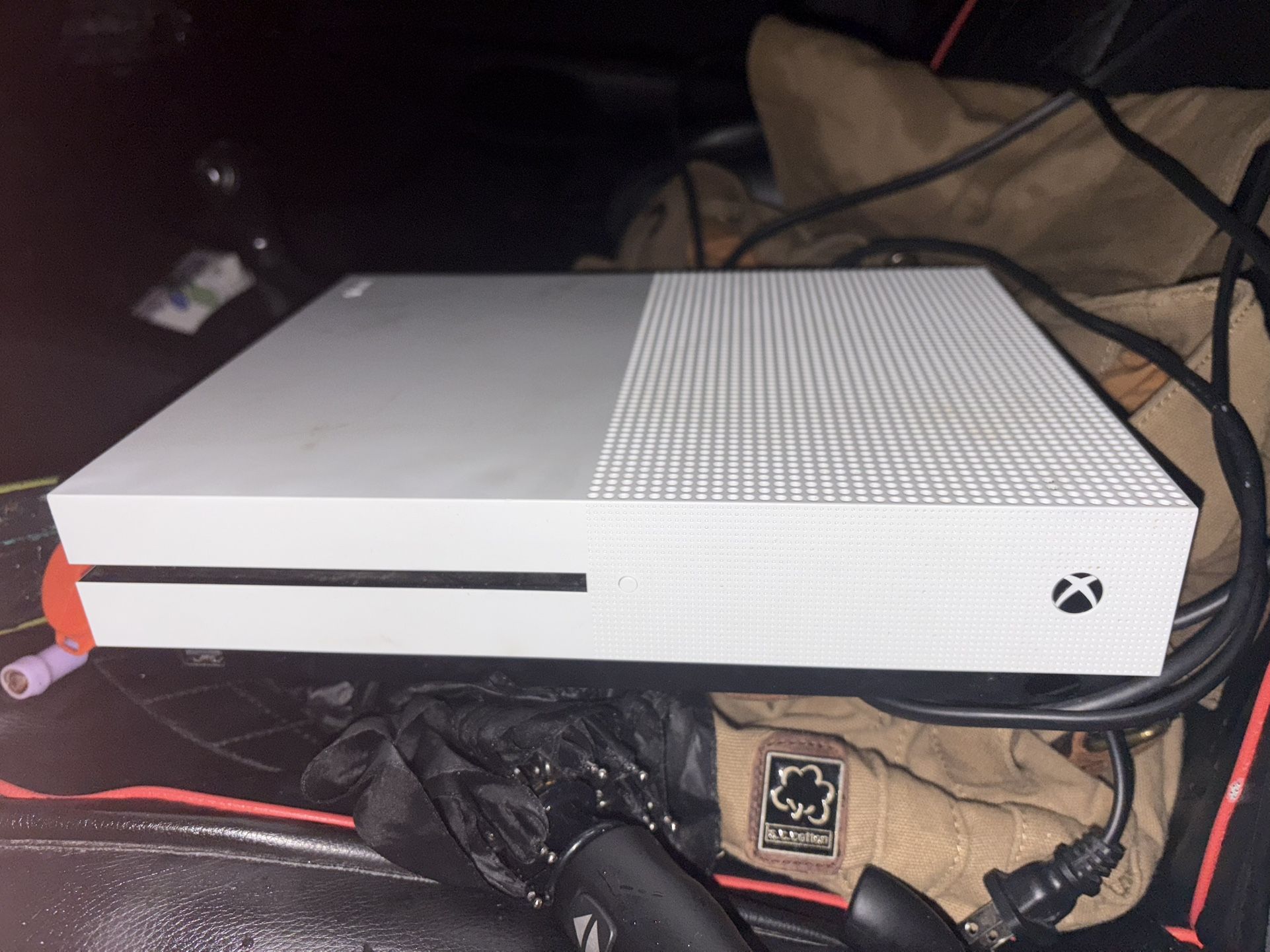 Xbox ONE S