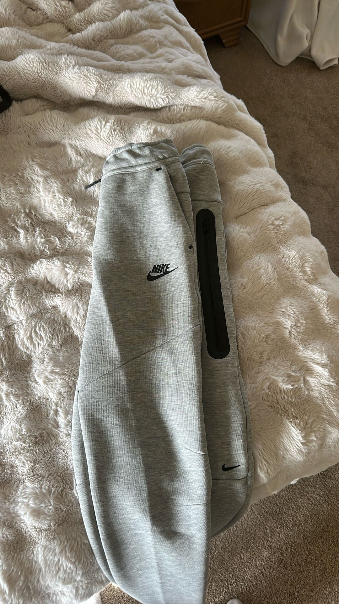 New W/Tags Kids large Nike Sportswear tech Fleece