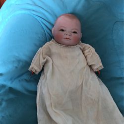 Beautiful Antique Bye Lo Baby Doll