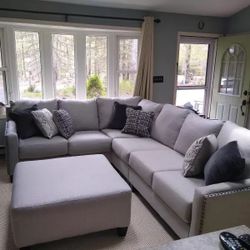 Hallenberg Fog RAF Sectional /couch /Living room