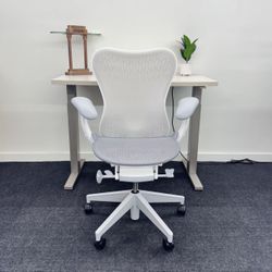 HERMAN MILLER MIRRA 2 !!!! FULLY LOADED IN LIKE NEW CONDITION DELIVERY AVAILABLE 🚚🚚