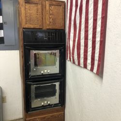 Kenmore Double Wall Oven and Cabinet / (Powder coating)