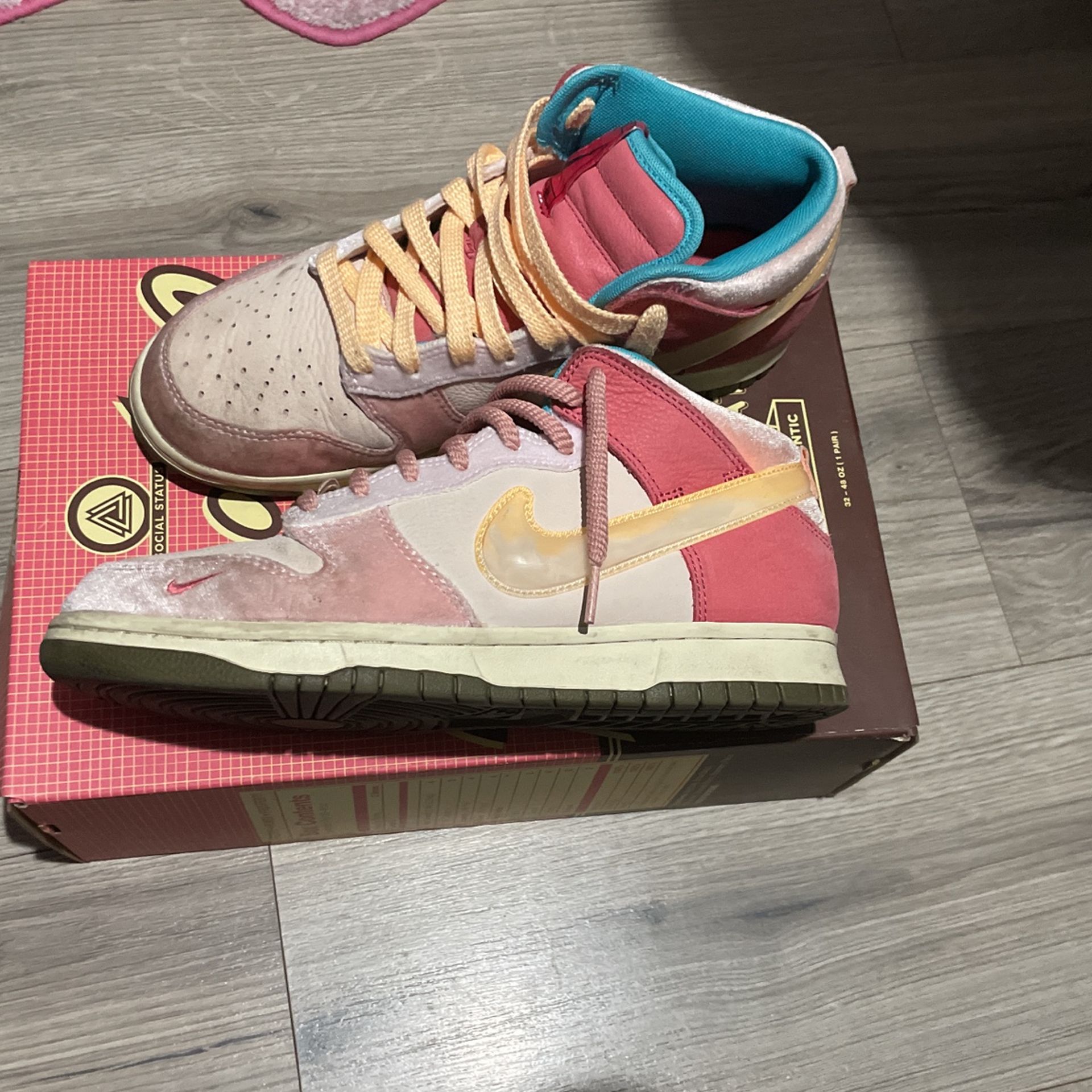 Strawberry Milk Dunk Low