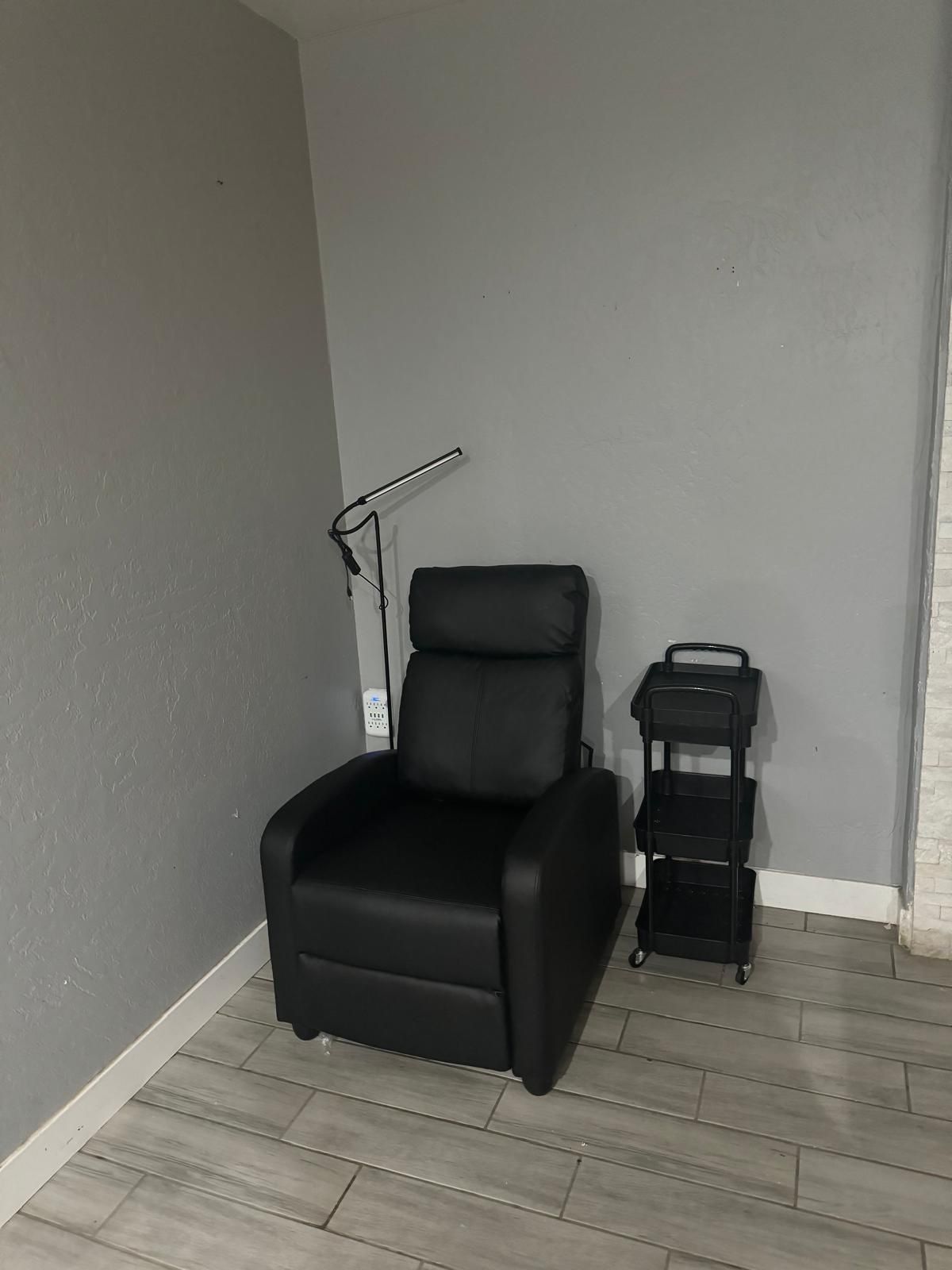 Sillón Para Pestañas Lámpara Carrito Por 200 Dólares 