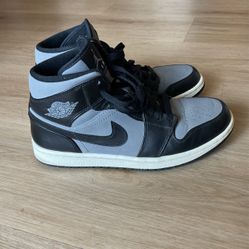 AIR JORDAN 1 MID RETRO 