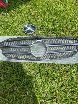 Mercedes Upper Grille