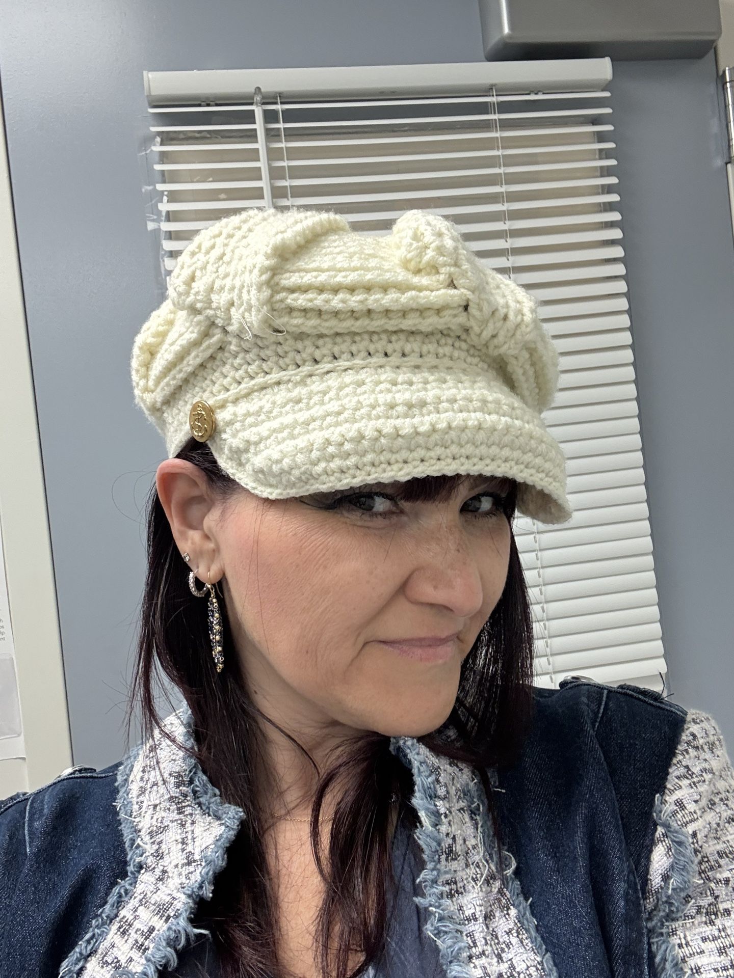 womens white newsboys crochet hat