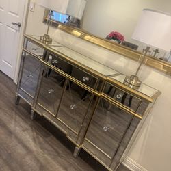Mirrored Cabinets – Like New! 