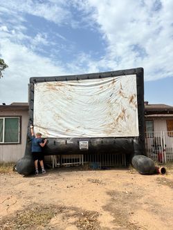 Inflatable screen