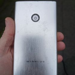 Winplus AC55929 Portable 8000mAh Car Jump Start & Power Bank with Case & Cables1