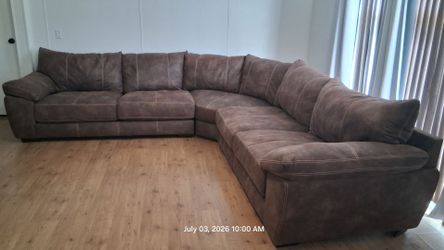 🚨 MUST GO TODAY – New $2,400 Franklin 3-Piece Sectional Sofa for $875!