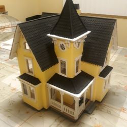 Doll House 