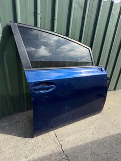 2015 Toyota Prius V Right front door