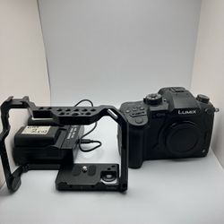 Panasonic Lumix GH5 Mirrorless Camera with SmallRig Cage