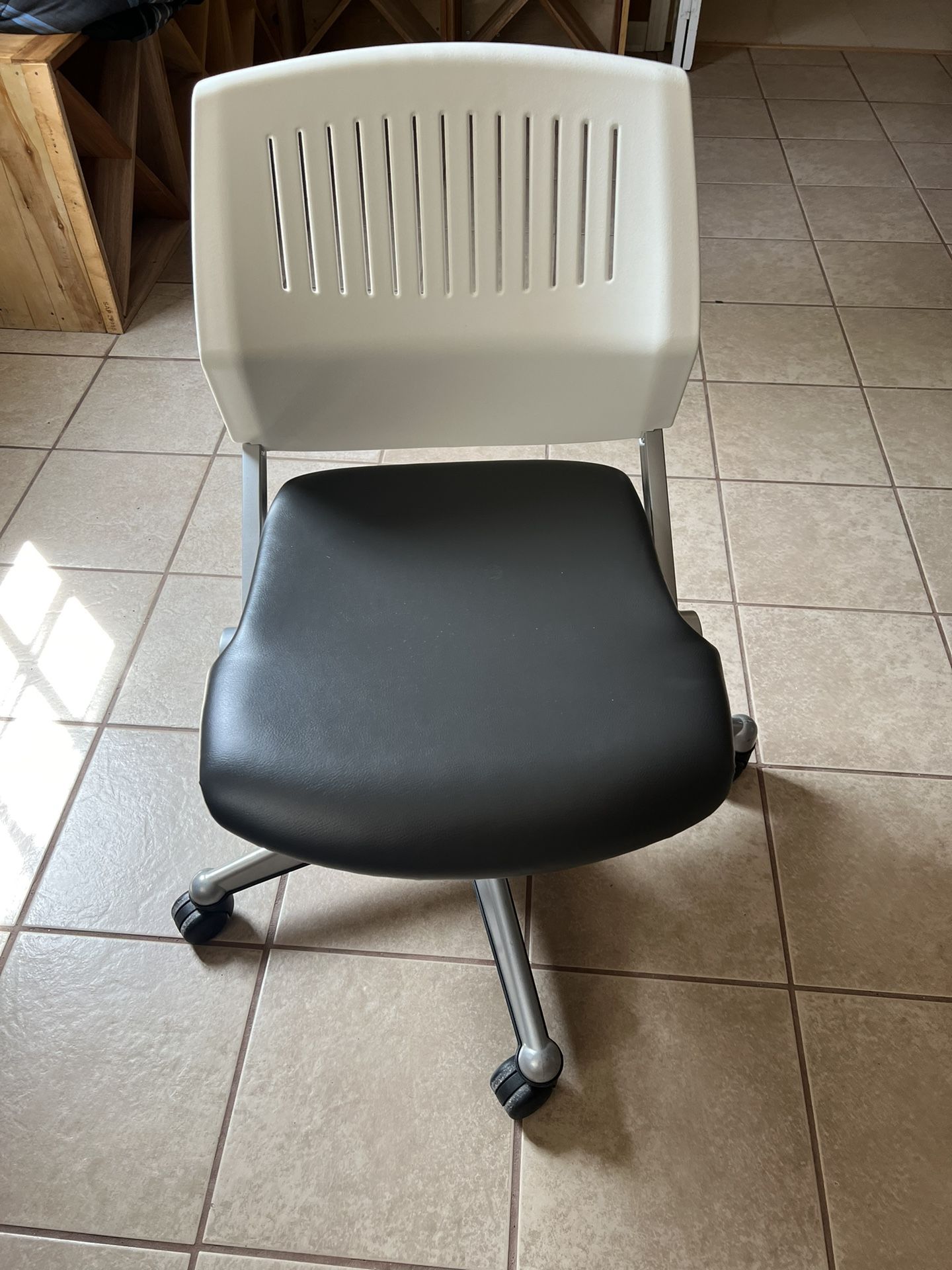 4 New Desk Chairs- Steelcase $50