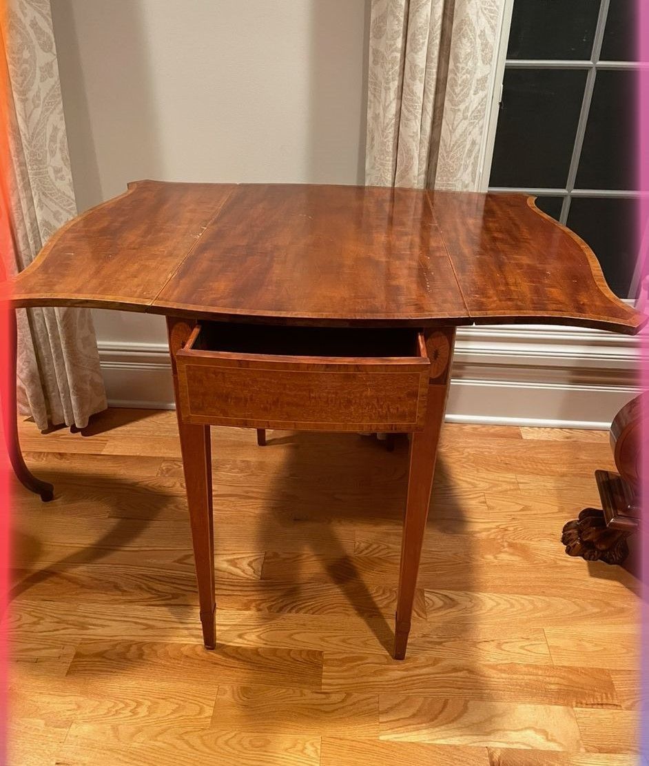 Antique foldable End table