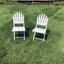 ADIRONDACK STYLE WHITE WOOD FOLDING, STACKABLE CHAIR 31” TALL SEAT IS 15” WIDE  BALLARD DESIGN. 16 CHAIRS AVAILABLE. NEW!!