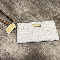 New Michael Kors Wristlet 