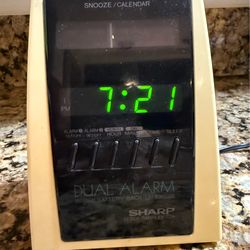 Alarm Clock / Radio