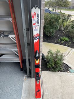 Skis : Head BYS 150cm skis and Tyrolia bindings