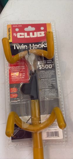 The Club Twin Hooks Steering Wheel Lock