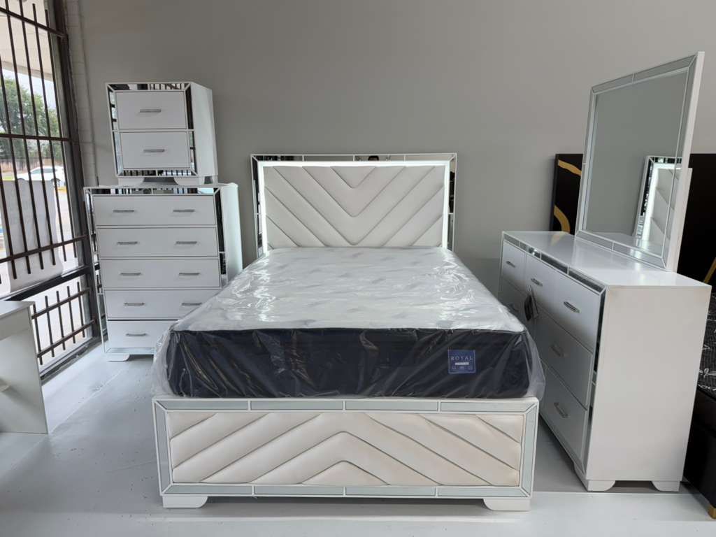 Bedroom Set 5 Pc Queen Or King
