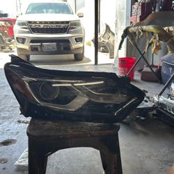 2019 2022 Chevy Traverse right headlight
