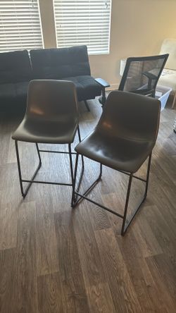 Barstools tall chairs moving sale