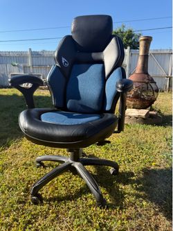 DPS 3D Insight Gaming Chair with Adjustable Headset (black and blue)