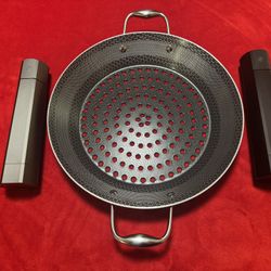 HexClad Hybrid Nonstick BBQ Grill Pan + HexClad HexMill Salt & Pepper Grinders Set (Gunmetal Gray & Matte Black) – Premium Professional Grade