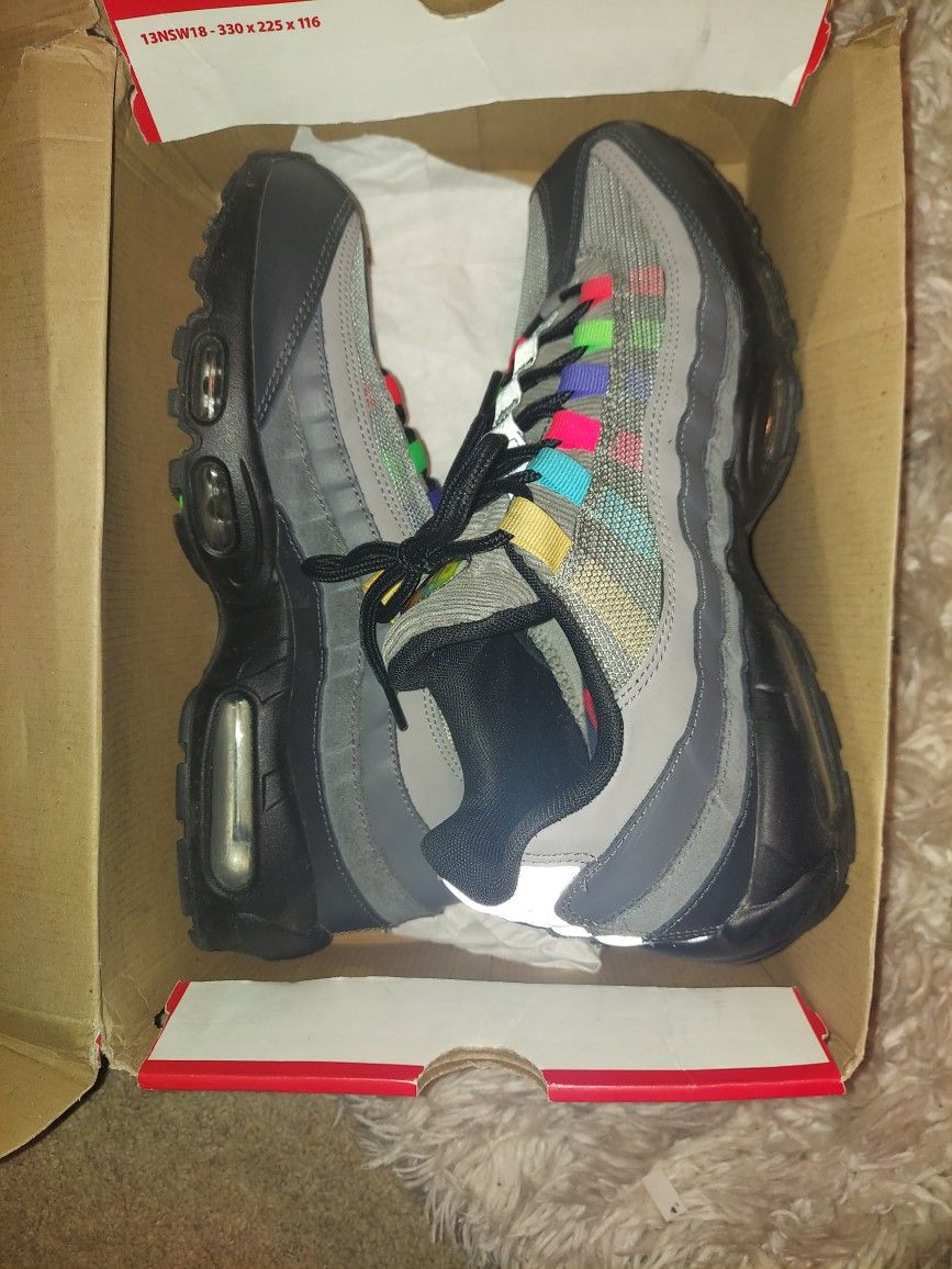 NIKE AIR MAX 95 SE "EVOLUTION OF ICONS" LIGHT CHARCOAL-RED 9.5