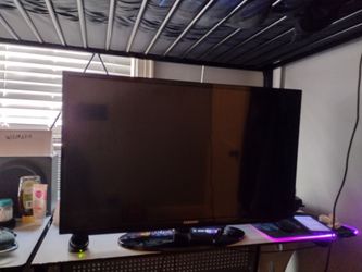 Samsung TV 30 inches