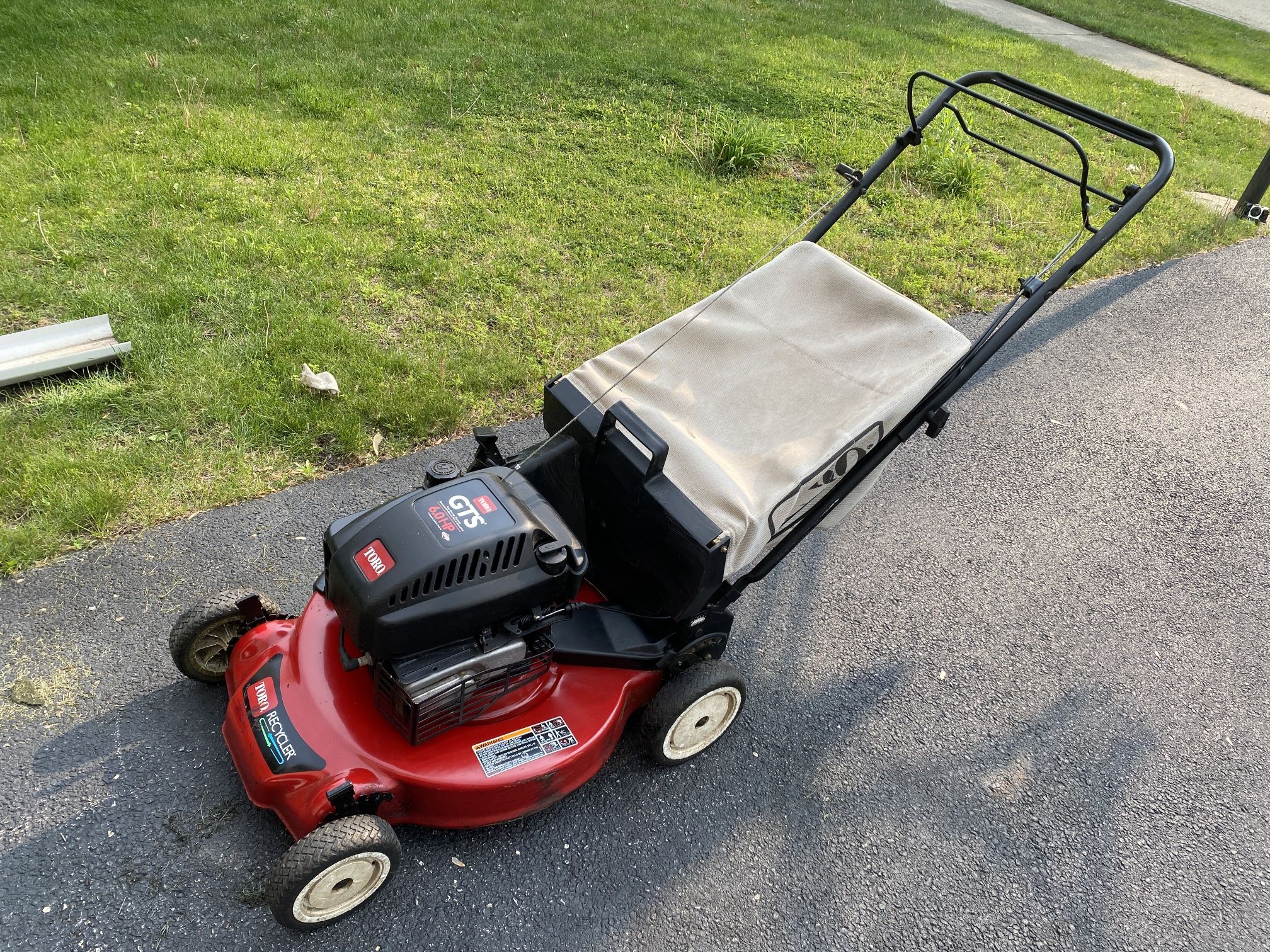 SELLING AS IT — TORO 6.0 hp lawn mower 20021 R21S1 for Sale in Prairie