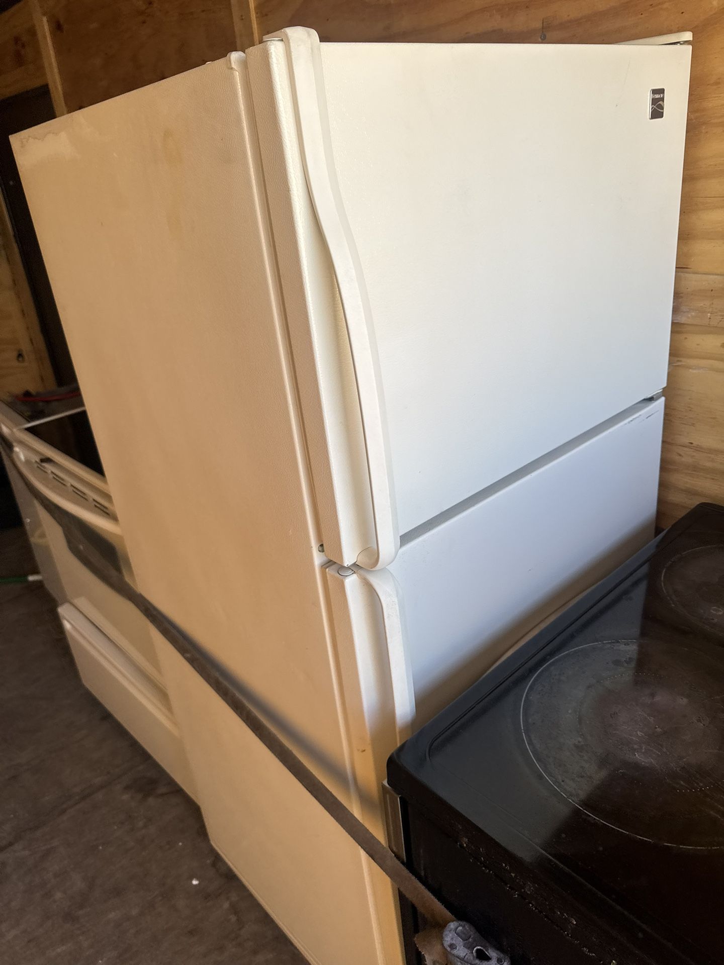 Appliance Set / Fridge, Dishwasher And Range