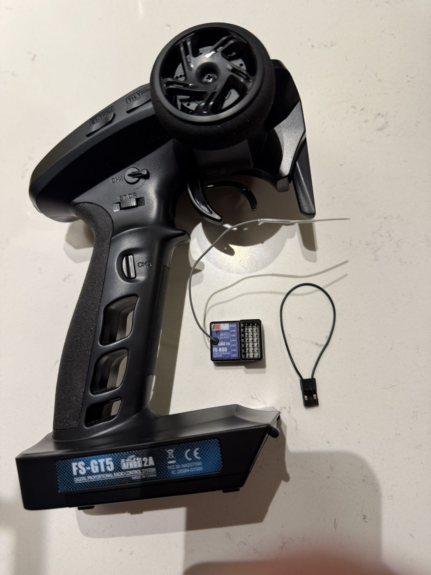 Flysky FS-GT5 6CH AFHDS RC Transmitter w/ FS-BS6 Receiver for RC Car Boat