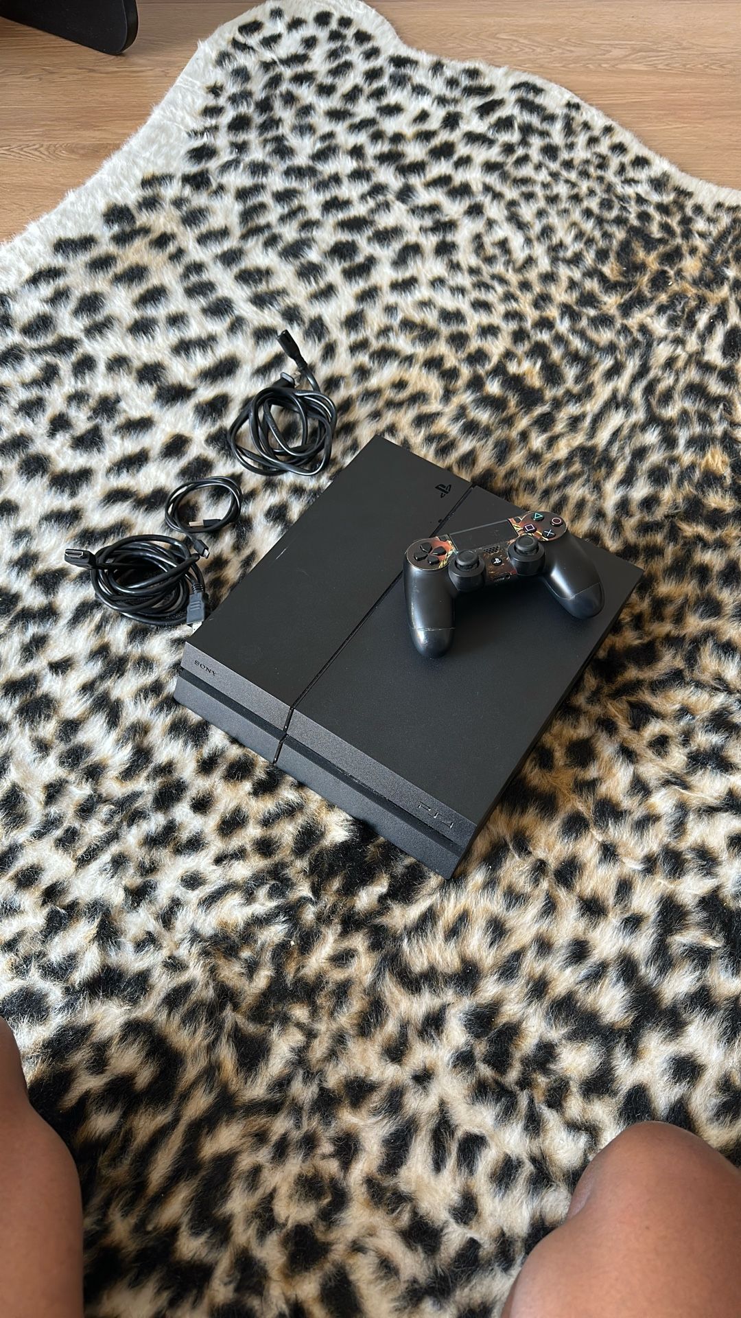 PlayStation 4 Console Bundle – Controller + Games Included (Great Condition)