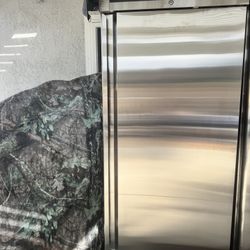 Upright Refrigerator 