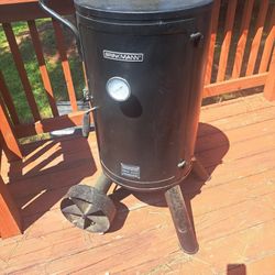 Brinkmann Trailmaster vertical smoker